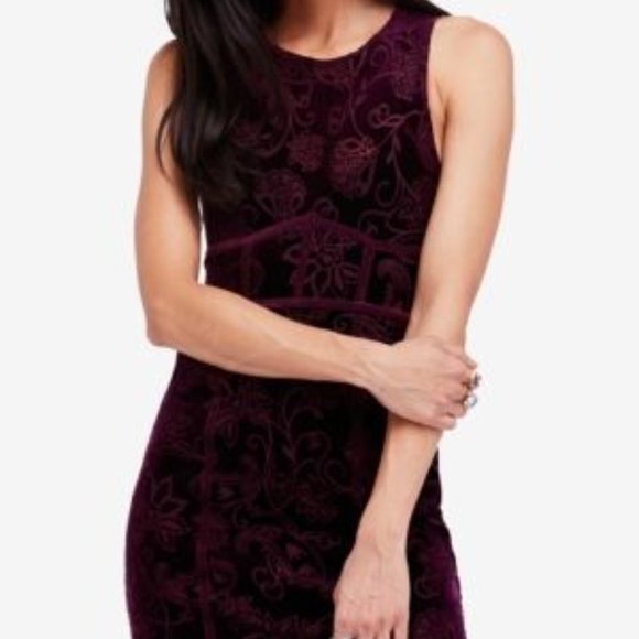 Free People Dresses & Skirts - NWT Free People Crushed Velvet Dress